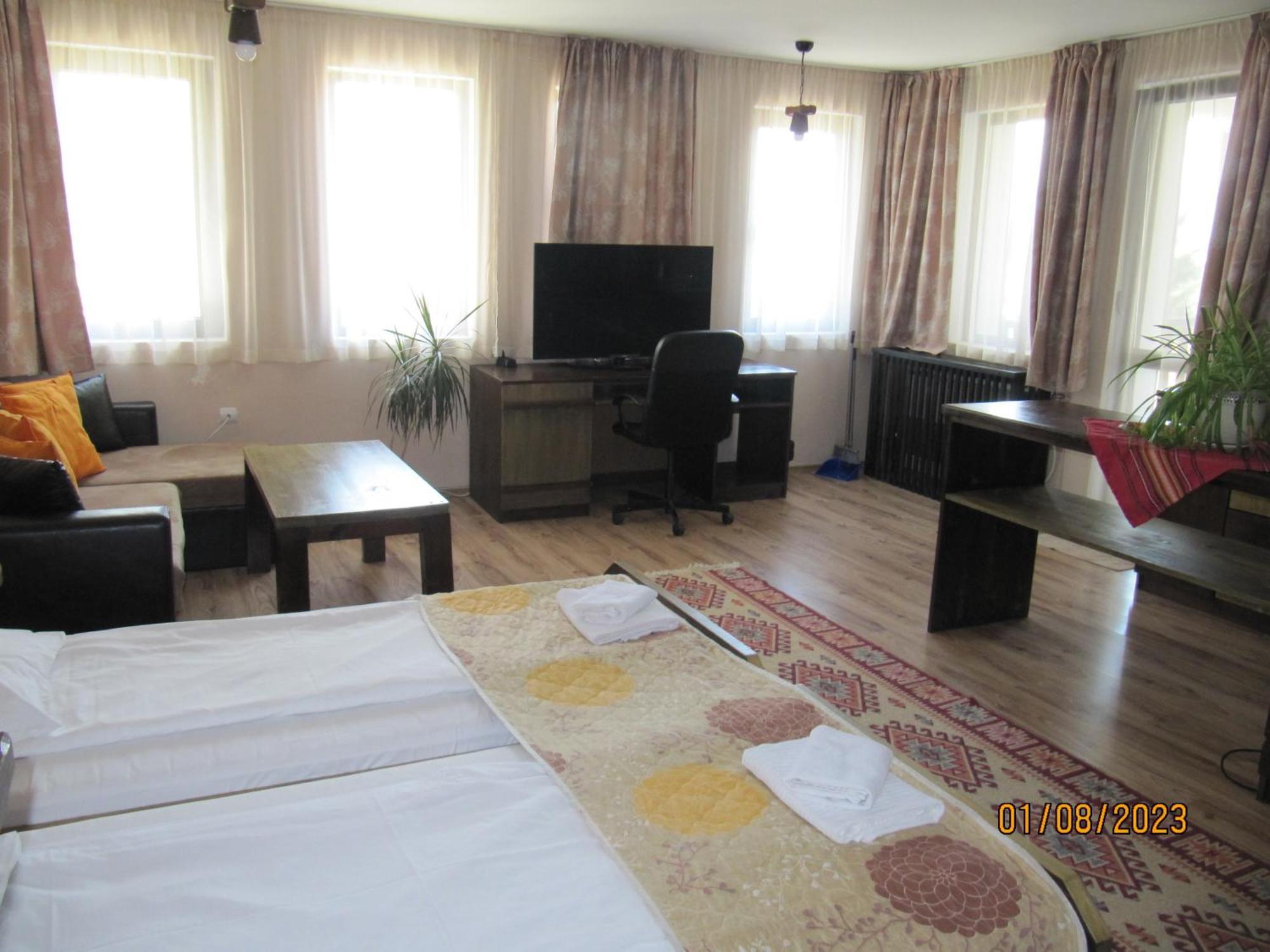 Guest House Belchin View Extérieur photo